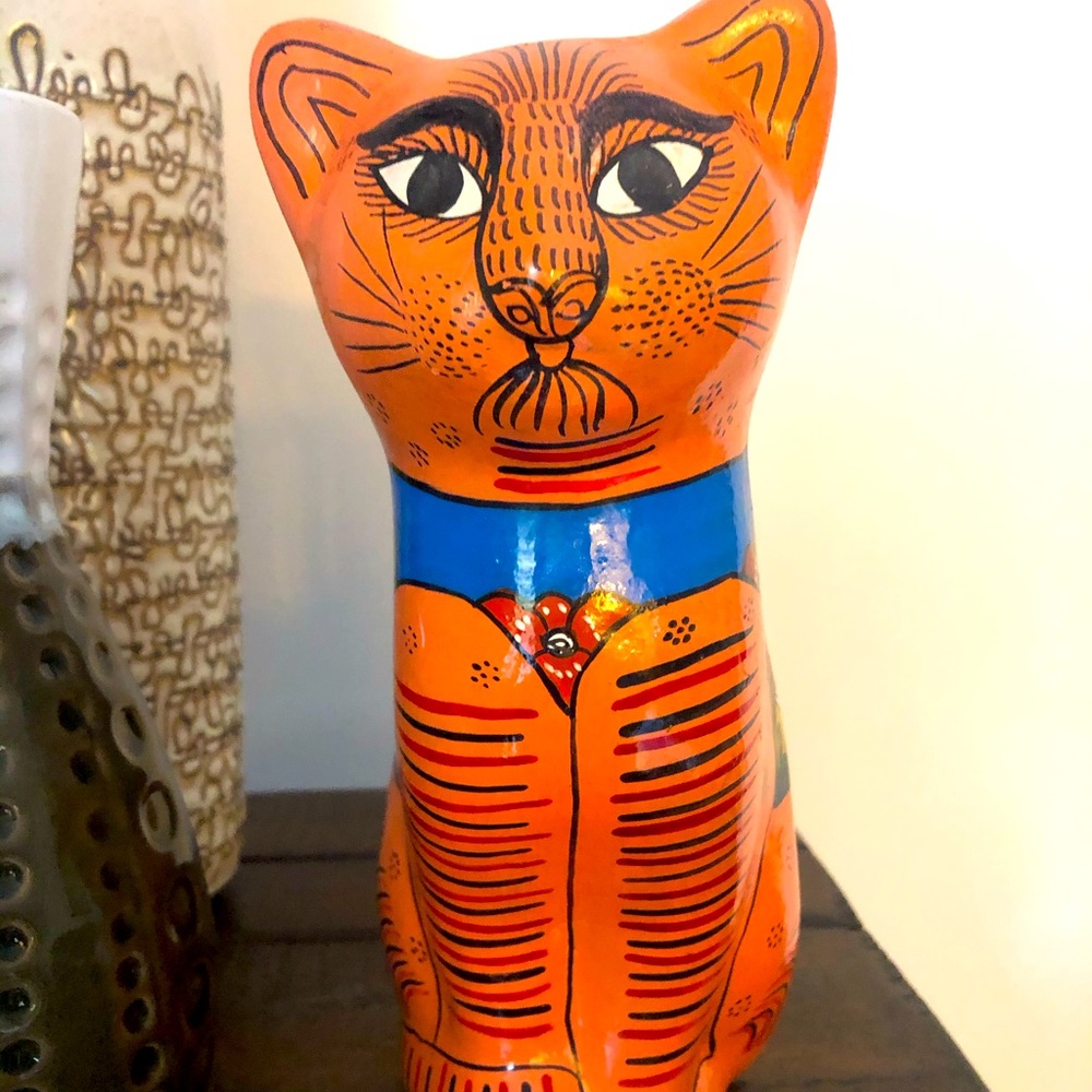 Mexican Folk Art Clay Cat w/Painted Scene on back